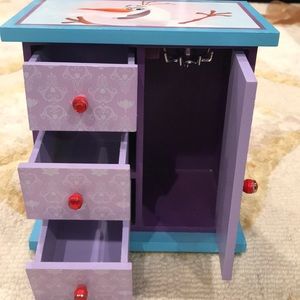 Disney Accessories - Excellent condition! Disney Frozen Jewlry box! Disney Accessories - Excellent condition! Disney Frozen Jewlry box!